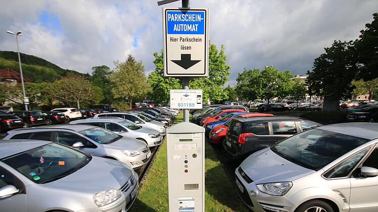 Am Salinenparkplatz gibt es vor allem vormittags unter der Woche wenig freie Parkbuchten. Benedikt Borst