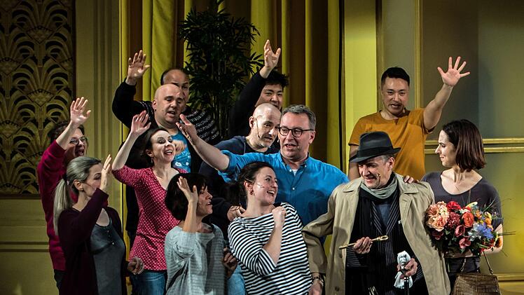 Proben-Impressionen aus dem Landestheater: Gast-Regisseur Felix Seiler inszeniert die Coburger Erstaufführung des Musicals "Otello darf nicht platzen".Foto: Jochen Berger