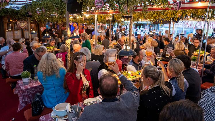 Nürnberger Altstadtfest feiert Pre-Opening mit Prominent - wir haben die Bilder