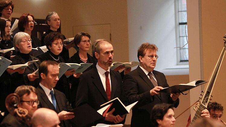 Der Coburger Bachchor und hervorragende Solisten beeindruckten zahlreiche Zuhörer mit der Erstauffhührung von Monteverdis Marienvesper in der fast fertig renovierten Morizkirche.Foto: Jochen Berger