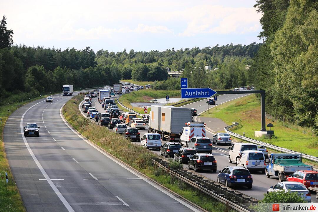 Brennendes Auto auf der A73 bei Bamberg