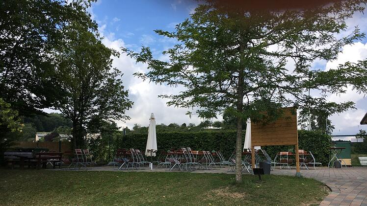 Top hergerichtet, nur die Besucher fehlen, aber nicht nur dem Ebracher Freibad.Foto: Anette Schreiber