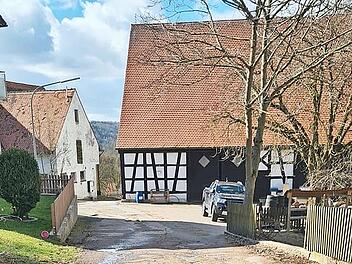 Von Straßen und Wegen kann man im Kunreuther Ortsteil Regensberg kaum mehr sprechen. Zumindest soll heuer mit den Planungen für eine Sanierung begonnen werden.