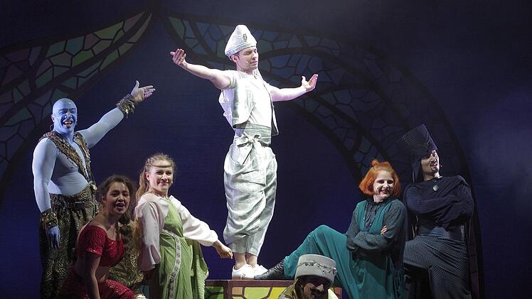 Das Musical "Aladin und die Wunderlampe" begeisterte das Publikum im Kurtheater.