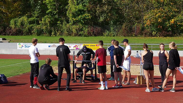 Der Nachwuchs verschaffte sich beim Sporttest der Bayerischen Polizei einen Eindruck. Foto: Klaus Werner