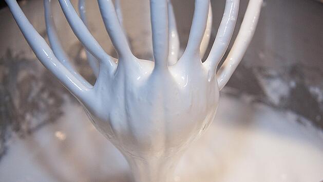 Ein Blick auf die Zutatenliste zeigt: Nicht &uuml;berall, wo Sahne draufsteht, ist auch Sahne drin.