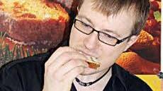 Marius Motsch, Bäckerei Motsch: "Ich habe drei Stollen dabei: einen Butternuss-, einen Buttermohn- und einen Butterchriststollen. Ich mache vor allem deswegen bei der Stollenprüfung mit, um zu gucken, ob ich alles richtig gemacht habe oder noch was besser machen kann. "