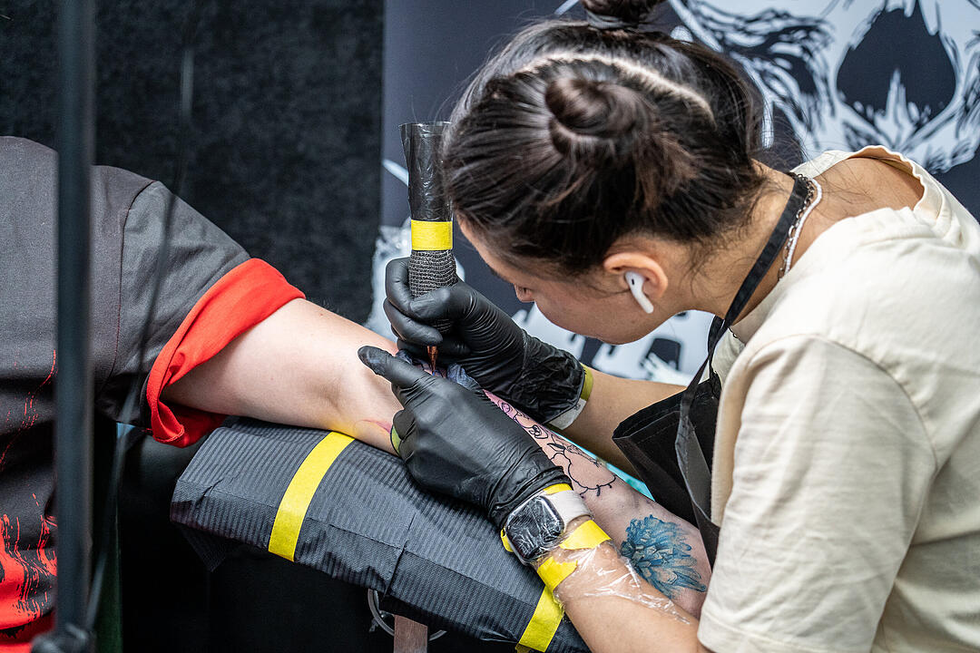 Mit vielen Top Tattookünstlern und Händlern.
