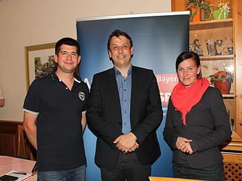 Vorsitzender Reiner Büttner (m.) mit seinen Stellvertretern Benjamin Hoell und Sigrid Wagner Foto: Carmen Schwind