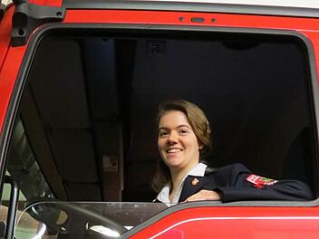 Laura Ferdin ist seit einem Jahr Jugendwartin der Freiwilligen Feuerwehr Euerdorf. Sie leistet dort hervorragende und engagierte Nachwuchsarbeit. Foto: Doris Bauer