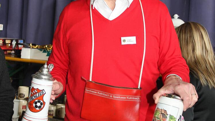 Jürgen Brinkmann verkaufte Bierkrüge zum Schleuderpreis.