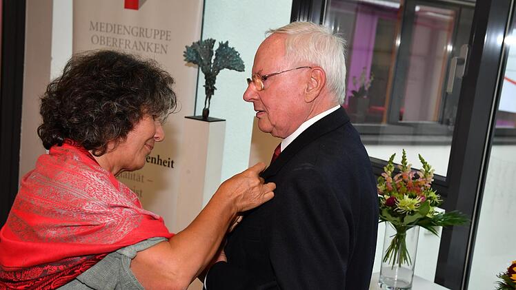 Verleihung der Bürgernadel am 11. Juli im Tagungsraum der Mediengruppe Oberfranken. Foto: Ronald Rinklef