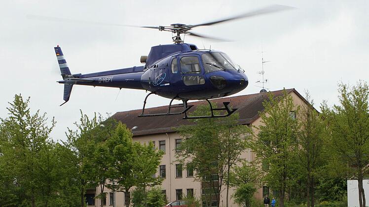 Großer Andrang und Anstellen hieß es bei den Rundflügen.