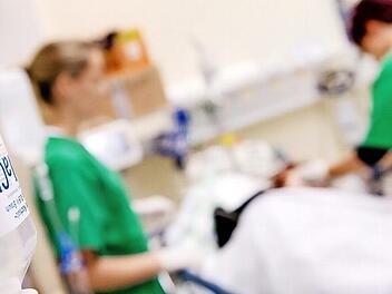 15&nbsp;000 Pfleger sind an Covid-19 erkrankt. Sie wollen erreichen,dass eine Infektion als Berufskrankheit anerkannt wird. Foto: Christin Klose, dpa