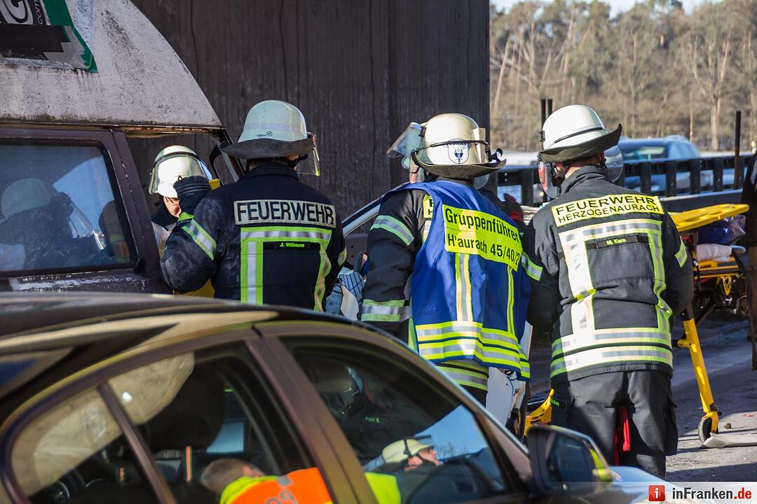 Serienunfall auf A3 bei Heßdorf -zwei Frauen verletzt