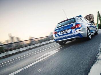 Ein 35-j&auml;hriger Mann hat am Freitag die Polizeibeamten aus Hof in Atem gehalten. Der Mann beging gleich mehrere Straftaten hintereinander. Symbolbild: Bundespolizei