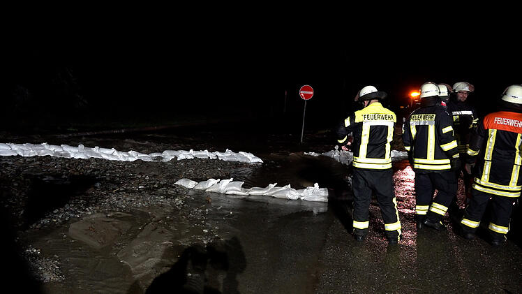 Bundesstraße nach Starkregen überflutet