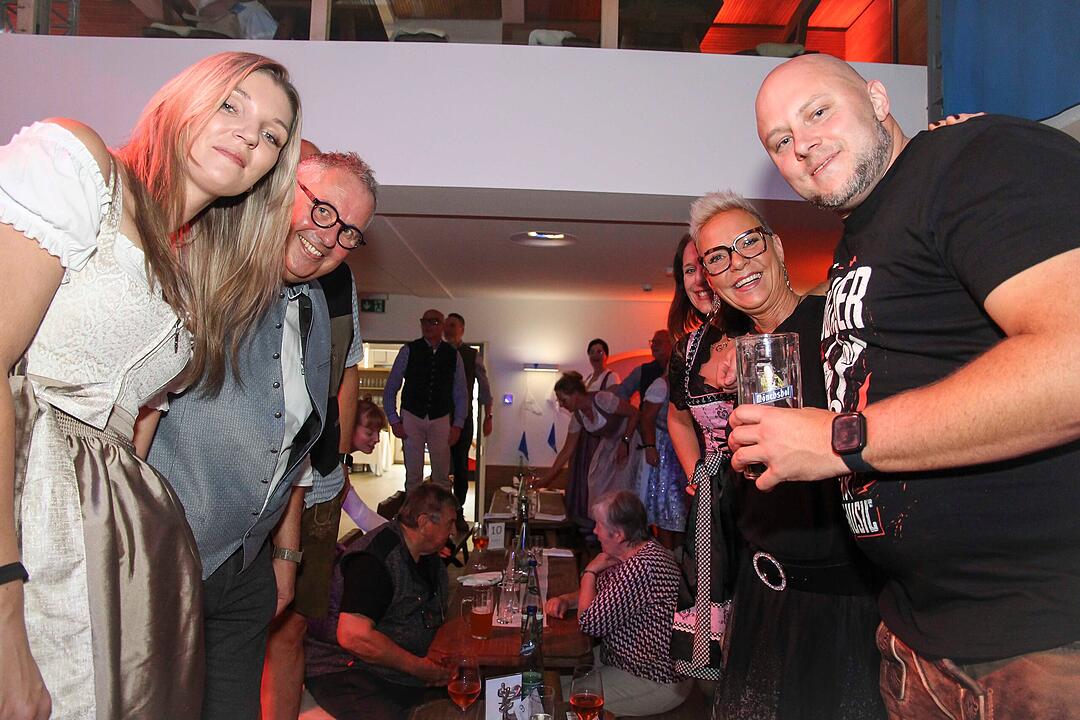 Mit Alexander Herrmann und seinem Team wurde gefeiert.