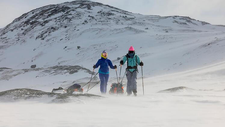 F&uuml;r die Bergfreundinnen Katharina Kestler, Antonia Schlosser und Lisa Bartelmus geht es in der neuen Video-Doku "Bergfreundinnen - Expedition Skandinavien" in den hohen Norden.