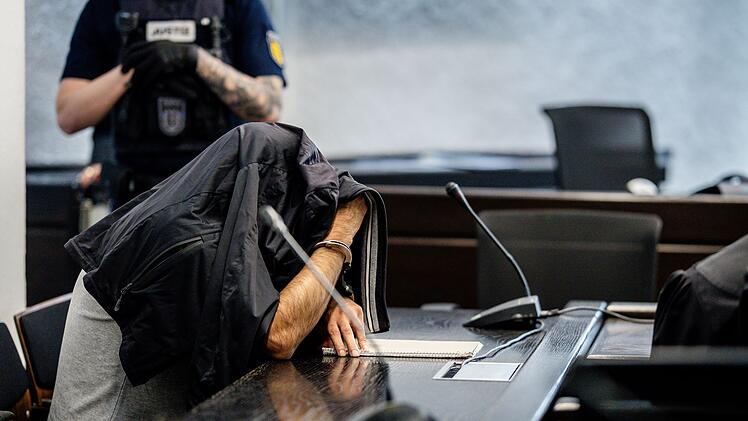 Zw&ouml;lf Jahre Haft im Prozess um verweste Kofferleiche