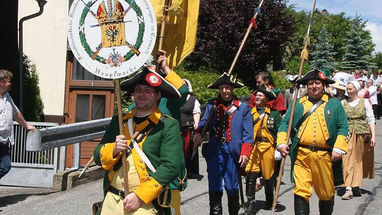 Die historischen Uniformen der Schützen- und Artillerie-Kompagnie waren wirklich sehenswert.