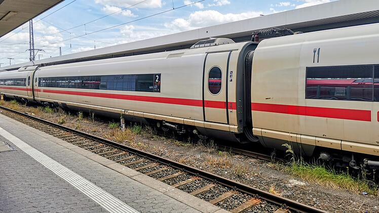 ICE am Hauptbahnhof N&uuml;rnberg