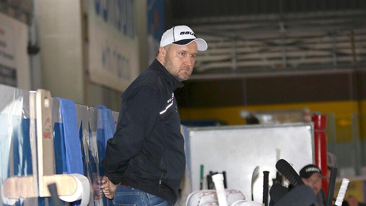 Der neue "Hawks"-Trainer Volker Hartmann freut sich, wenn die Landesligasaison beginnt - ausgerechnet mit einem Auswärtsspiel bei seinem Heimatverein in Bayreuth. Mit der Vorbereitung in den letzten Wochen ist er "sehr zufrieden", noch sei aber "Luft nach oben". Foto: rn