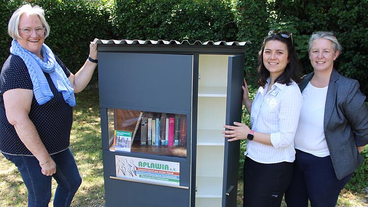 Kitzingen: Wegen gro&szlig;er Beliebtheit - Stadt stellt weiteren B&uuml;cherschrank auf