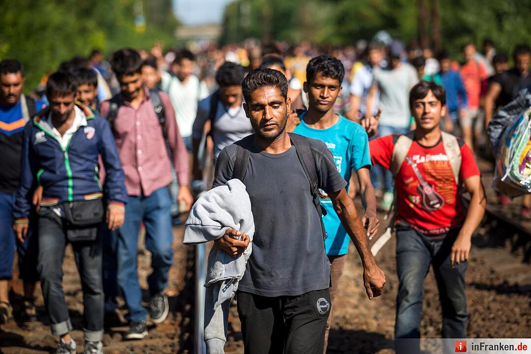 MIgrants stuck at Bicske station