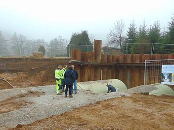 Auf der Baustelle bei Weißenohe Foto:  Petra Malbrich