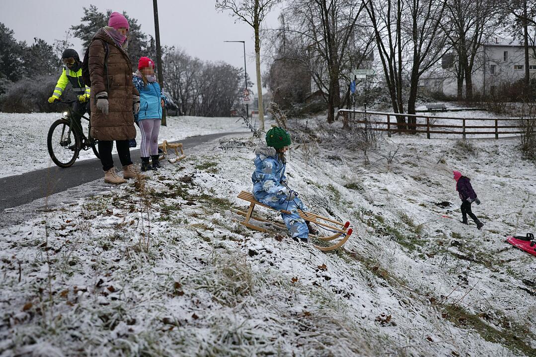 Schneegestöber und erste Schlittenfahrten: Winterliches Wetter in Mittelfranken