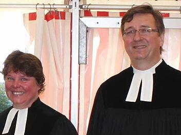 Das Pfarrerehepaar Ute Rakutt und Martin Müller (hier auf einem Bild aus dem jahr 2010) wird Lonnerstadt verlassen. Foto: Sonja Werner (Archiv)
