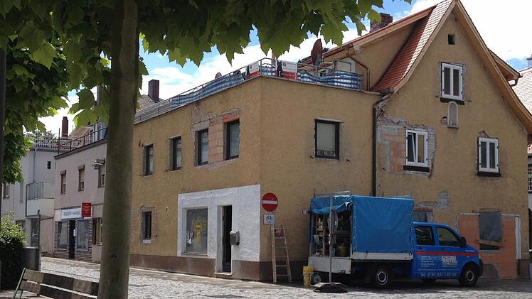 Das Haus Nummer 13, vom Marktplatz aus gesehen. Hier könnte ein Café entstehen.  Foto: Ekkehard Roepert