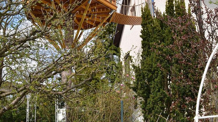 Die Baumterrasse vom Garten der Familie fotografiert. Foto: Kathrin Kupka-Hahn