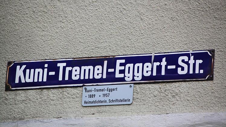 Soll die Straße umbenannt werden, weil die Burgkunstadter Autorin antisemitische Hetze in einigen ihrer Bücher betrieb? Archivbild: Matthias Einwag