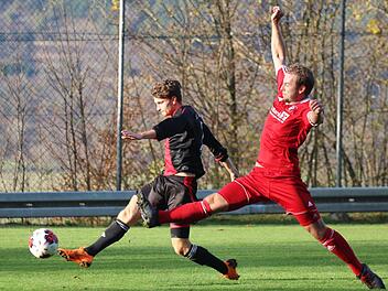 Brachte die Fuchsstädter gegen Aufkirchen früh in Führung: Dominik Halbig (links).Sebastian Schmitt