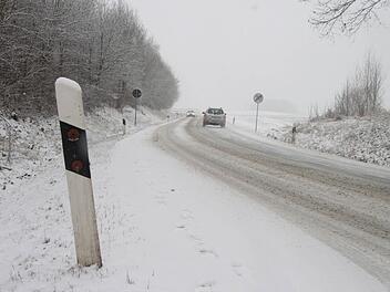 Nicht nur im Kulmbacher Oberland waren die Straßen schneebedeckt. Fotos: Jakob Weber