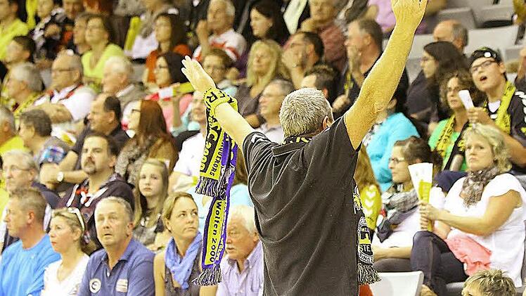 Am Samstagabend wird die HUK-Coburg-Arena erstmals voll sein. Zum Schlagerspiel gegen Rimpar werden 3500 Zuschauer erwartet. Foto: Archiv