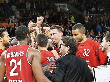 Die Bambergern feiern in Ulm den Einzug ins Top Four. Fotos Daniel Löb