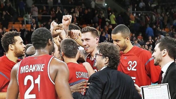 Die Bambergern feiern in Ulm den Einzug ins Top Four. Fotos Daniel Löb