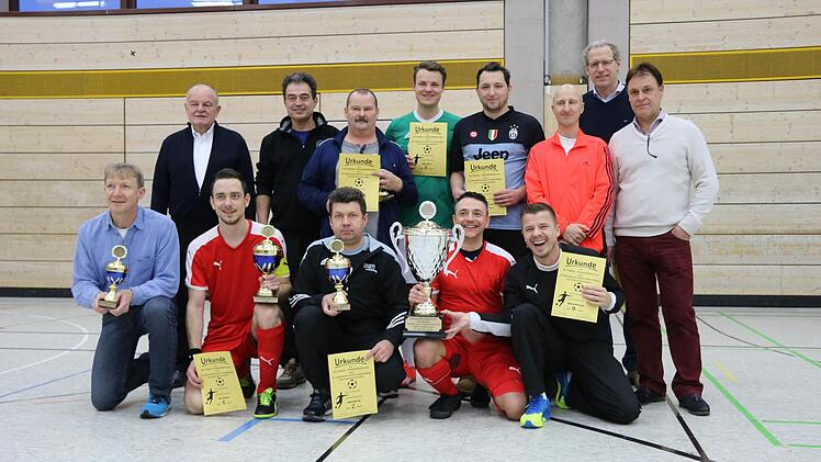 Die teilnehmenden Teams beim Gruppenfoto