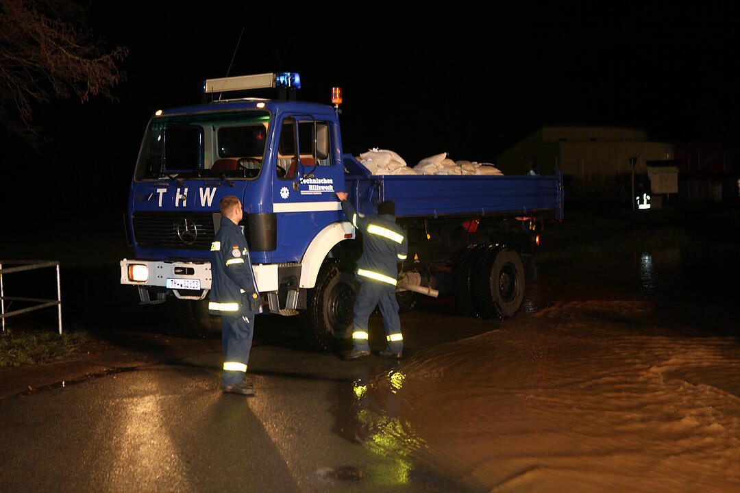 Hochwasser in Franken: In der Nacht zum Freitag kam es in Ansbach zu teils schweren Überschwemmungen