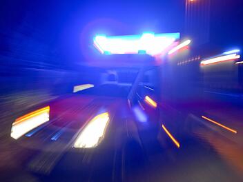 Nach einem schweren Unfall bei Dettelbach ist eine beteiligte Frau im Krankenhaus gestorben. Symbolfoto:Ronald Rinklef