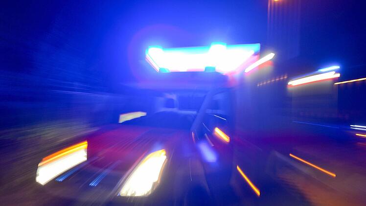 Nach einem schweren Unfall bei Dettelbach ist eine beteiligte Frau im Krankenhaus gestorben. Symbolfoto:Ronald Rinklef