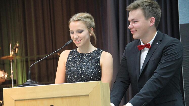 In ihrer Abschiedsrede blickten Tina Hammerschmidt und Stefan Zapf auf ihre Zeit am MGL zurück.