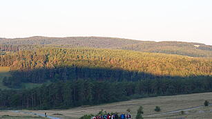 Das verlassene Dorf Bonnland darf bei einer Wanderung durch den Truppenübungsplatz Hammelburg nicht fehlen. Foto: Jürgen Schmitt