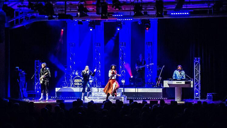 Reichlich Applaus gab es im Coburger Kongresshaus für die Konzert-Show "Abba Gold".Foto: Jochen Berger