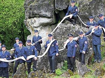 Die aktiven Mitglieder der Freiwilligen Feuerwehr K&uuml;mmersreuth im Jubil&auml;umsjahr Foto: Gerd Klemenz