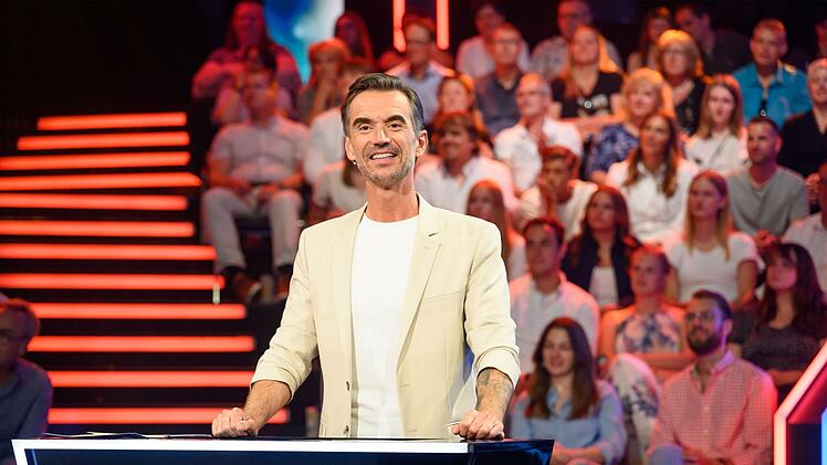 Am Moderationspult der "Maus-Show": Florian Silbereisen vertritt Esther Sedlaczek.