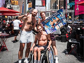 Verr&uuml;ckte Challenge: In Boxershorts nach Manhattan